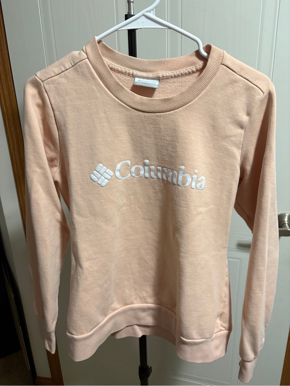 Columbia Women’s Crewneck Sweatshirt in Soft Peach with White Logo